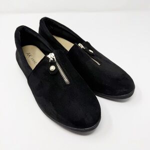 Anne Klein Jada Black Faux Suede Zipper Accent Detail Slip-On Shoes Size 10